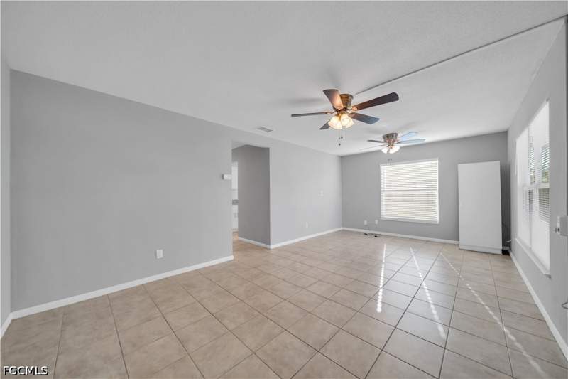 2 bedroom Attached at 11 Hamlin Ct, Orange Grove Park, Lehigh Acres — photo 5