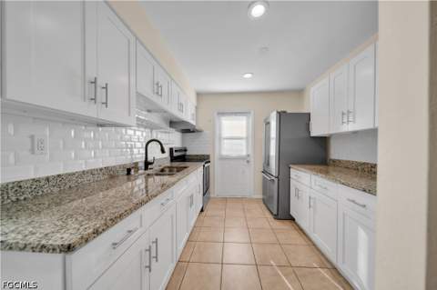 11 Hamlin Ct, Lehigh Acres FL - photo 7 of 33
