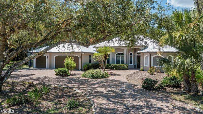 3 bedroom SingleFamilyResidence at 4033 Oak Haven Dr, Oak Haven, Labelle — photo 4