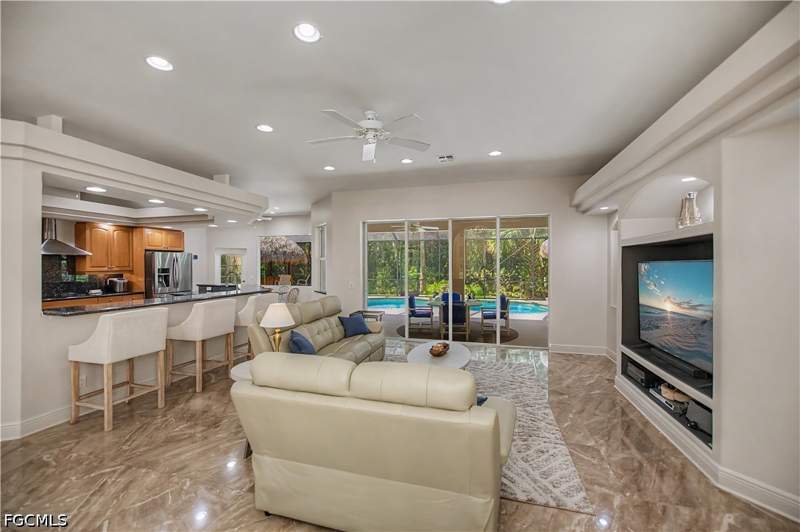 3 bedroom SingleFamilyResidence at 4033 Oak Haven Dr, Oak Haven, Labelle — photo 5