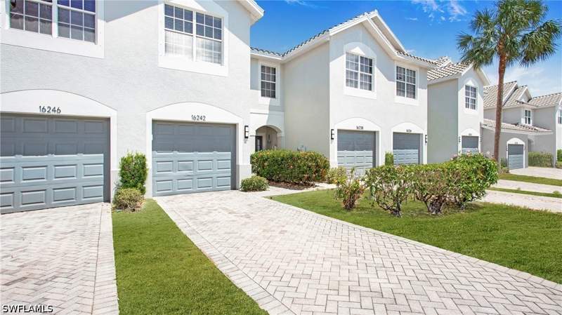 3 bedroom Townhouse at 16242 Ravina Way 85, Verona Pointe, Naples — photo 2