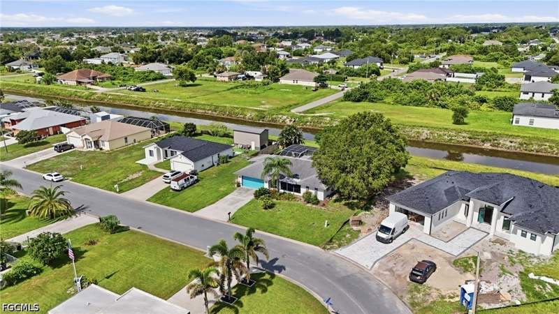 3 bedroom SingleFamilyResidence at 1529 Crestwood Cir W, Lehigh Acres, Lehigh Acres — photo 2