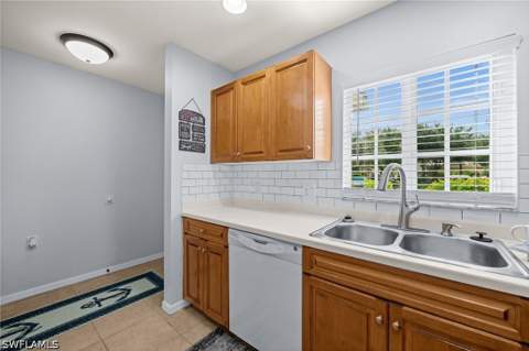 9430 Ivy Brook Run 405, Fort Myers FL - photo 7 of 38