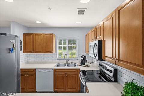 9430 Ivy Brook Run 405, Fort Myers FL - photo 8 of 38