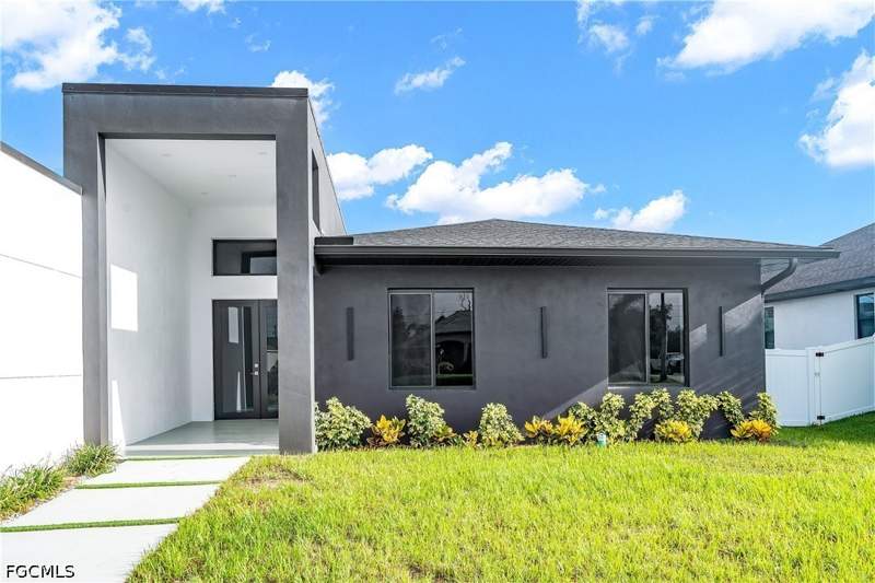 3 bedroom SingleFamilyResidence at 2700 SW Embers Ter, Cape Coral, Cape Coral — photo 4