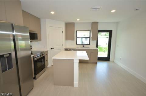 3304 Armstrong Ct NE, Fort Myers FL - photo 10 of 21