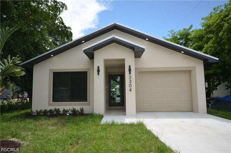 3 bedroom SingleFamilyResidence at 3304 Armstrong Ct NE, Fort Myers, Fort Myers — photo 4