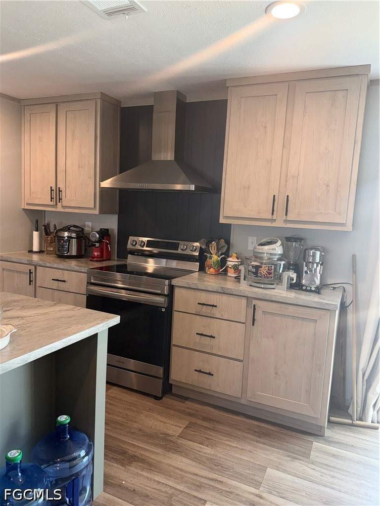 3 bedroom ManufacturedHome at 1550 Old Us Highway 27 265, Clewiston, Clewiston — photo 3