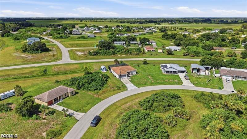 3 bedroom SingleFamilyResidence at 3017 Iris Cir, Port Labelle, Labelle — photo 4