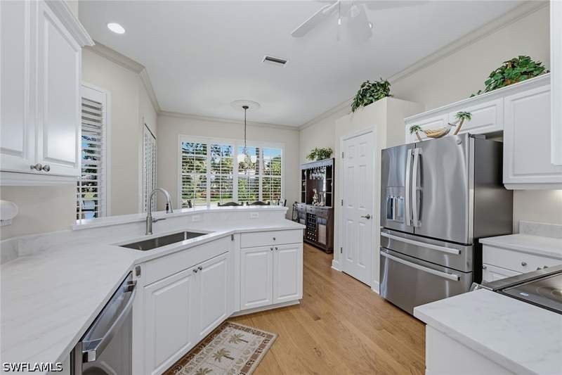 2 bedroom SingleFamilyResidence at 2325 Island Cove Cir, Island Cove, Naples — photo 5