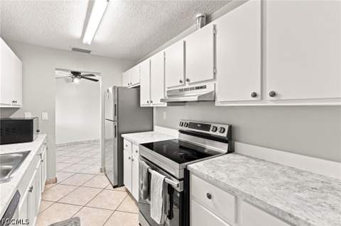 18186 Iris Rd, Fort Myers FL - photo 9 of 27