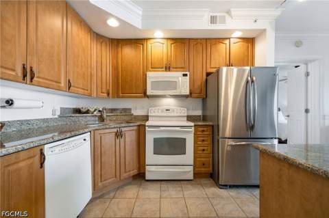 2825 Palm Beach Blvd 618, Fort Myers FL - photo 7 of 50