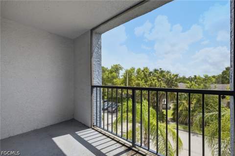 13605 Eagle Ridge Dr 1733, Fort Myers FL - photo 11 of 32
