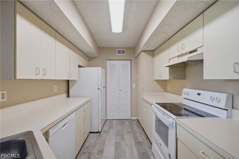 13605 Eagle Ridge Dr 1733, Fort Myers FL - photo 24 of 32
