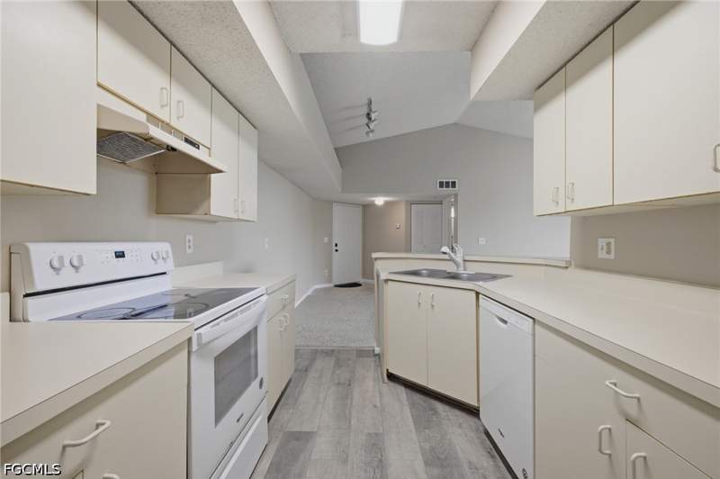 3 bedroom Condominium at 13605 Eagle Ridge Dr 1733, Musa At Daniels, Fort Myers — photo 5