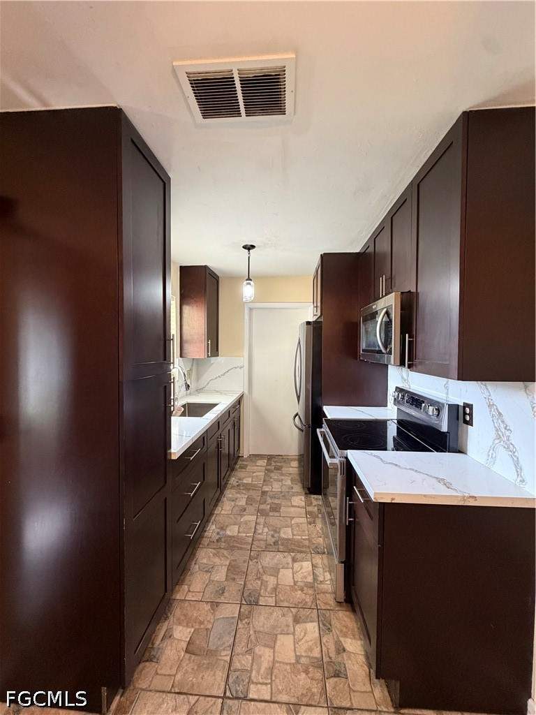 3 bedroom SingleFamilyResidence at 428 W Alverdez Ave, Clewiston, Clewiston — photo 5
