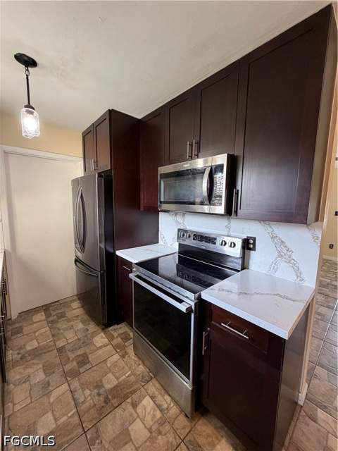 428 W Alverdez Ave, Clewiston FL - photo 8 of 26