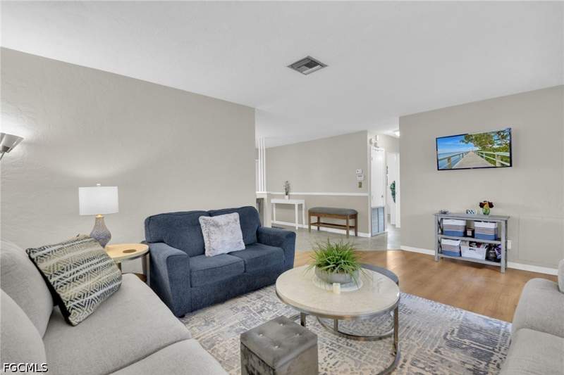 2 bedroom SingleFamilyResidence at 1442 Byron Rd, McGregor Groves, Fort Myers — photo 4
