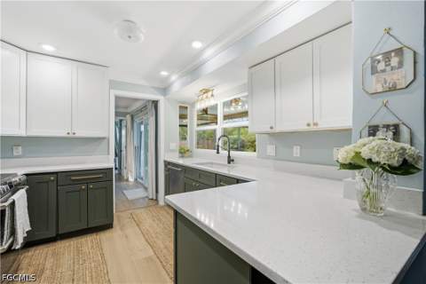 1024 El Mar Ave, Fort Myers FL - photo 11 of 42