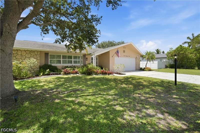 2 bedroom SingleFamilyResidence at 1024 El Mar Ave, Natoma Park, Fort Myers — photo 2
