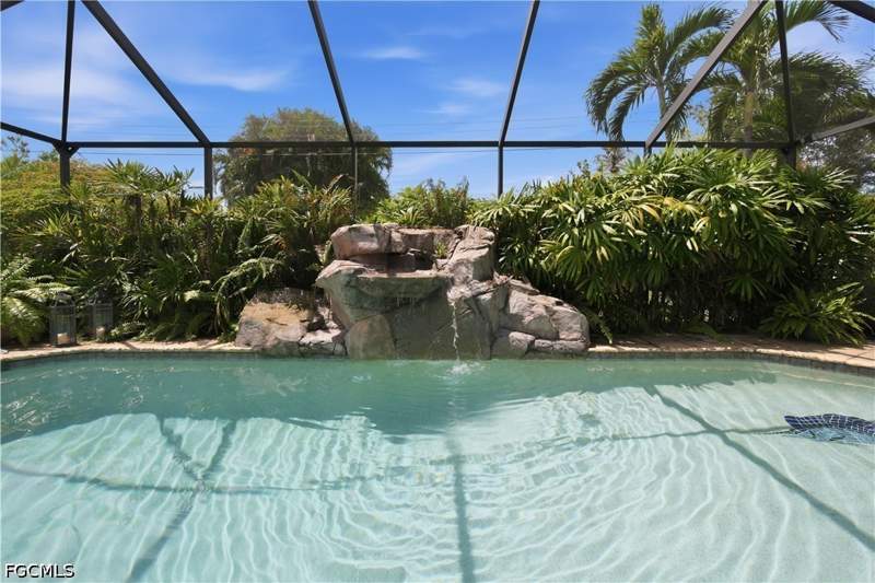 2 bedroom SingleFamilyResidence at 1024 El Mar Ave, Natoma Park, Fort Myers — photo 3