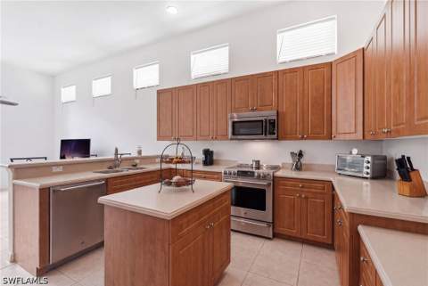 390 12th Ave NW, Naples FL - photo 10 of 34