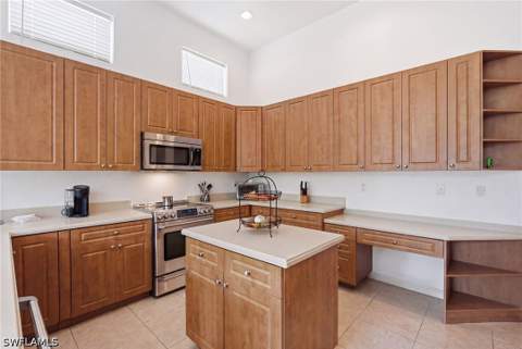 390 12th Ave NW, Naples FL - photo 9 of 34