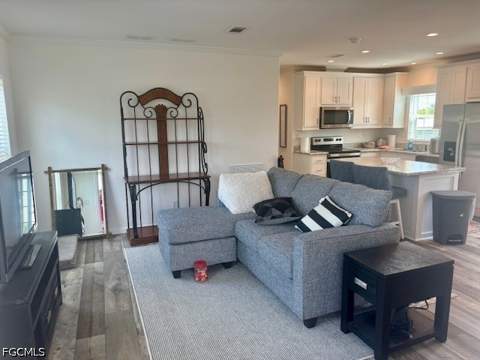302 Shoreland Dr, Fort Myers FL - photo 10 of 30