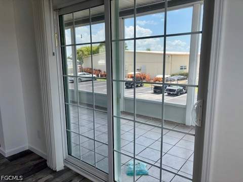 302 Shoreland Dr, Fort Myers FL - photo 11 of 30