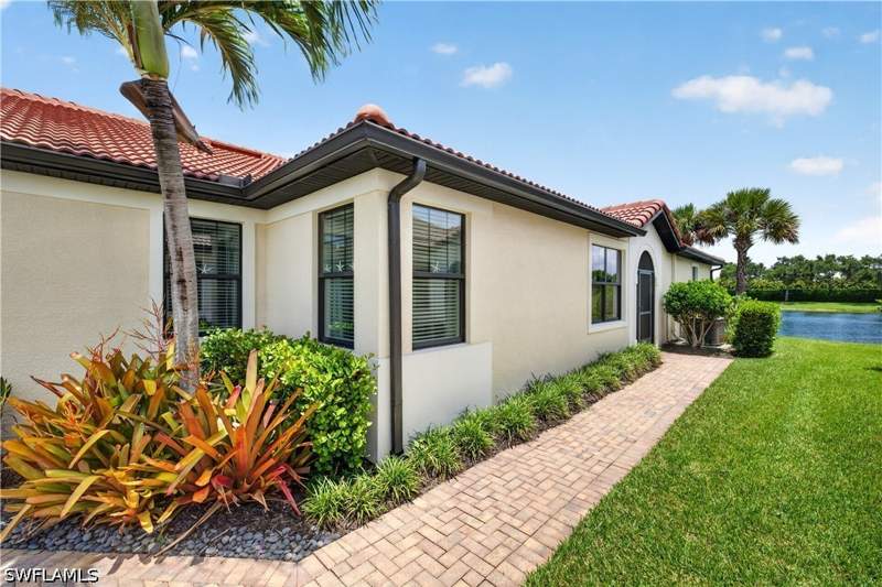 2 bedroom Attached at 1482 Oceania Dr S, Artesia, Naples — photo 3