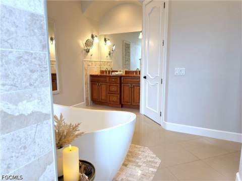 491 16th Ave NW, Naples FL - photo 17 of 43