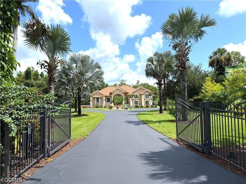 5 bedroom SingleFamilyResidence at 491 16th Ave NW, Golden Gate Estates, Naples — photo 2