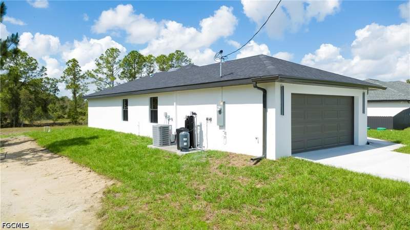 3 bedroom SingleFamilyResidence at 1207 Galileo St E, Lehigh Acres, Lehigh Acres — photo 2
