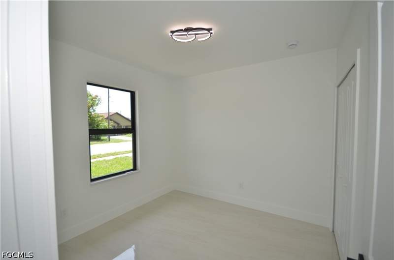 4 bedroom SingleFamilyResidence at 3121 Thomas St, Fort Myers, Fort Myers — photo 4