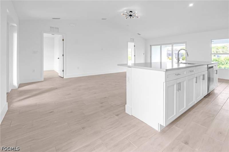 4 bedroom SingleFamilyResidence at 335 NE 31st St, Cape Coral, Cape Coral — photo 3