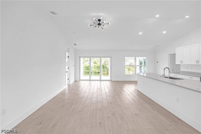 4 bedroom SingleFamilyResidence at 335 NE 31st St, Cape Coral, Cape Coral — photo 4
