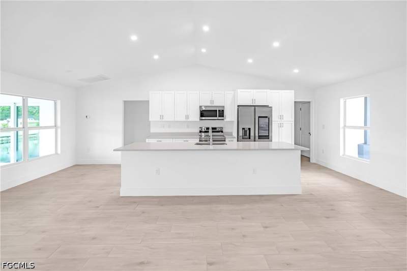 4 bedroom SingleFamilyResidence at 335 NE 31st St, Cape Coral, Cape Coral — photo 5
