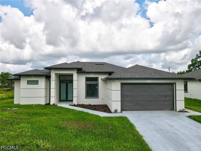 3 bedroom SingleFamilyResidence at 1012 Mexico Ave S, Lehigh Acres, Lehigh Acres — photo 2