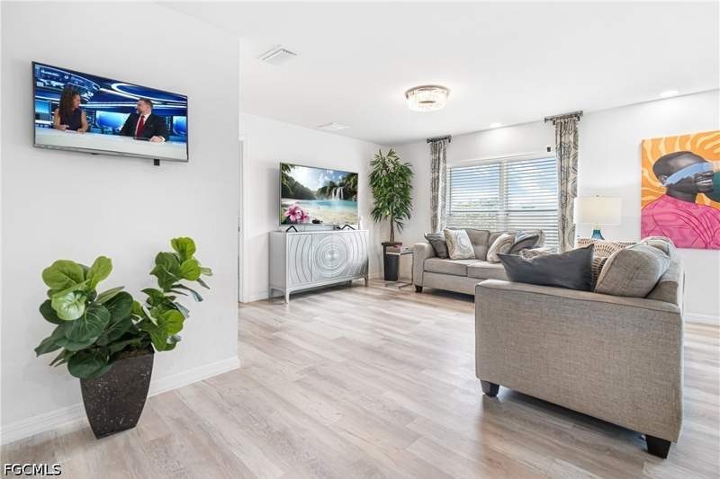4 bedroom SingleFamilyResidence at 1501 NE 33rd St, Cape Coral, Cape Coral — photo 5
