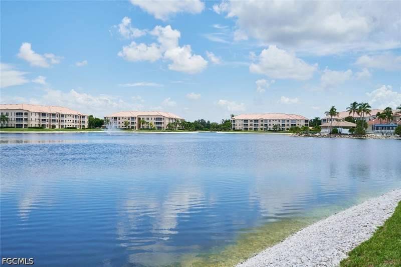 3 bedroom Condominium at 9140 Southmont Cv 102, Southmont Cove, Fort Myers — photo 3