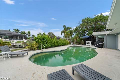 5305 Bayview Ct, Cape Coral FL - photo 18 of 39