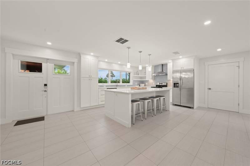 4 bedroom SingleFamilyResidence at 5305 Bayview Ct, Cape Coral, Cape Coral — photo 3