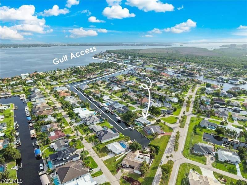 4 bedroom SingleFamilyResidence at 5305 Bayview Ct, Cape Coral, Cape Coral — photo 4