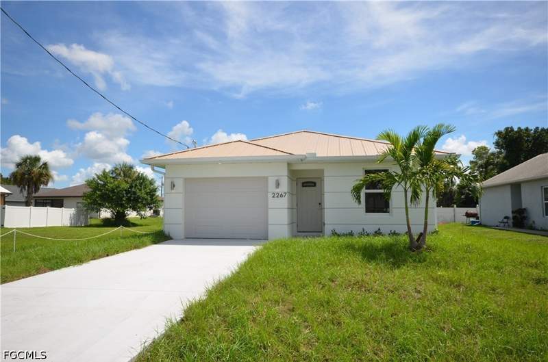 4 bedroom SingleFamilyResidence at 2267 French St, Fort Myers, Fort Myers — photo 3