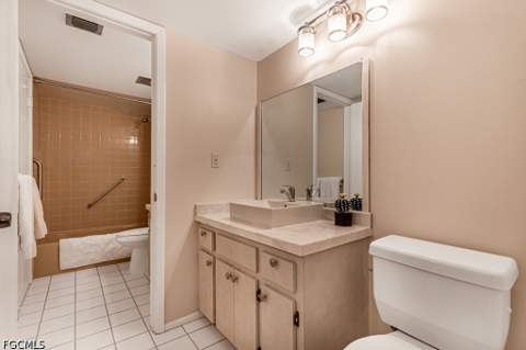 1828 Pine Valley Dr 201, Fort Myers FL - photo 10 of 26