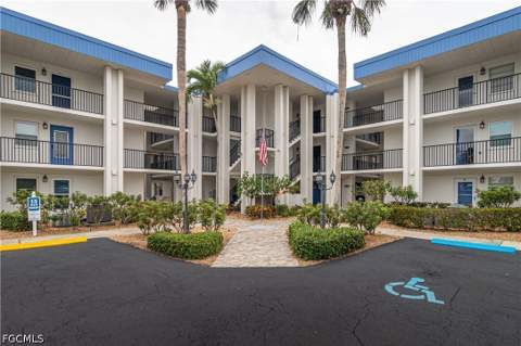 1828 Pine Valley Dr 201, Fort Myers FL - photo 12 of 26