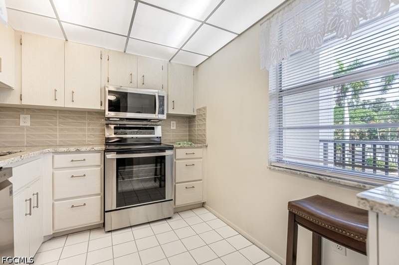 1 bedroom Condominium at 1828 Pine Valley Dr 201, Seven Lakes, Fort Myers — photo 4
