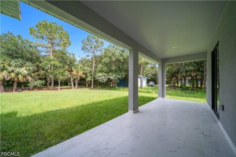 516 Dayton Ave, Lehigh Acres FL - photo 8 of 49