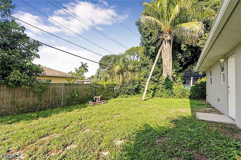 3 bedroom SingleFamilyResidence at 3314 Bassie Ct, Fort Myers, Fort Myers — photo 5