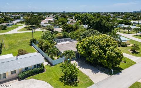 5243 Sunnybrook Ct, Cape Coral FL - photo 7 of 29